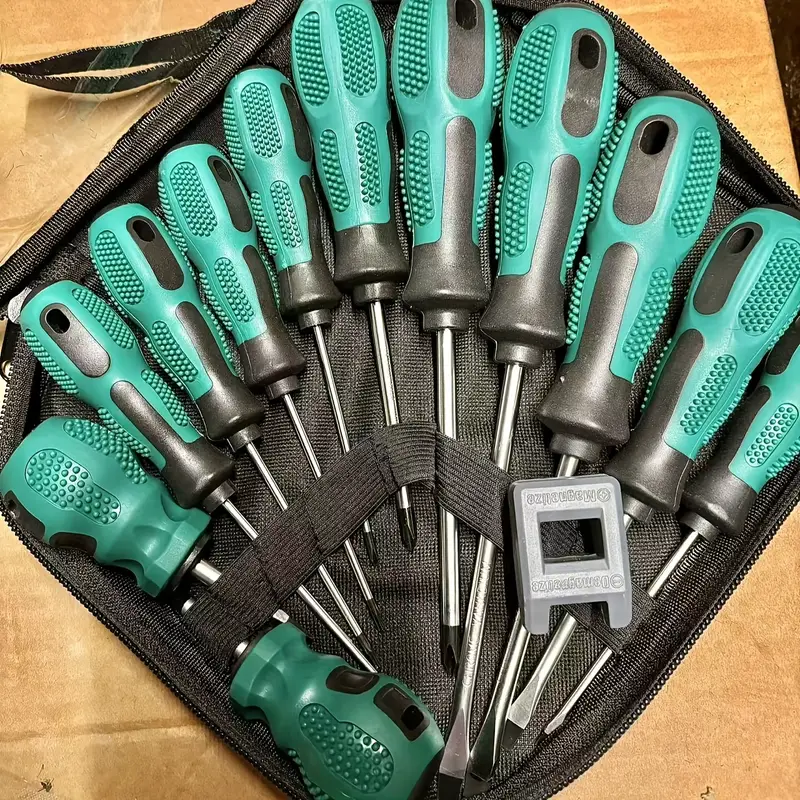 12pcs magnetic screwdriver set chrome vanadium steel multi purpose with phillips flat torx heads non slip rubber handle portable tool case universal repair hand tool kit Product details 4