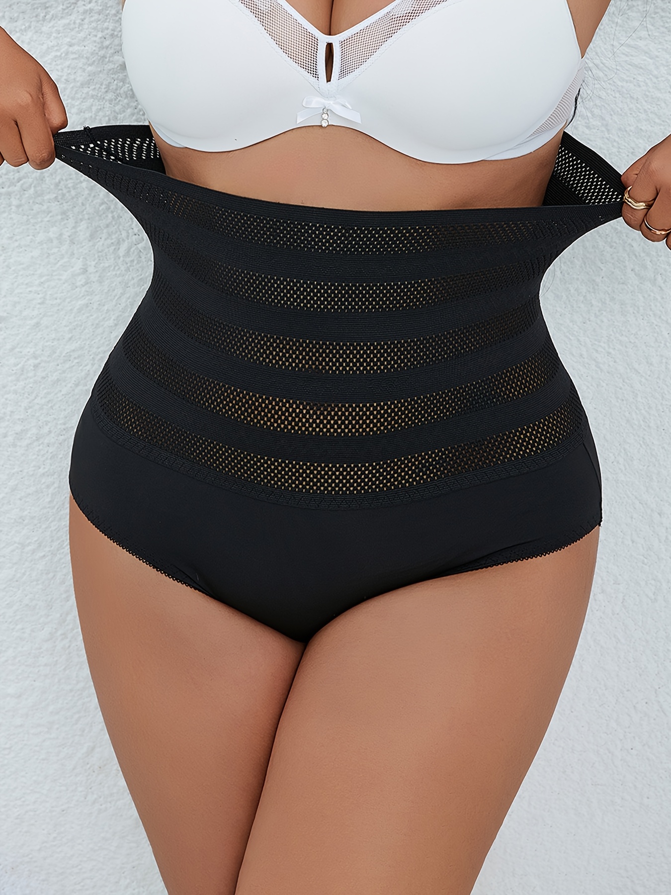Plus Size High-Waisted Shaping Underwear for Women, Designed to Control The Abdomen And Lift The Hips.