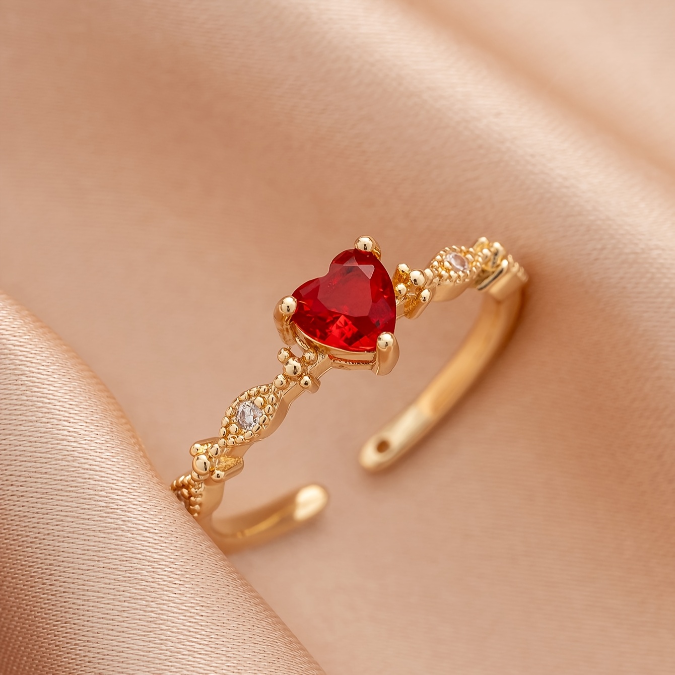 TEMU 1pc Women's Fashion Ring, And Sexy Red Synthetic Synthetic Zirconia Heart-shaped Hollow Texture Ring, Banquet Daily Friendship Gift Jewelry