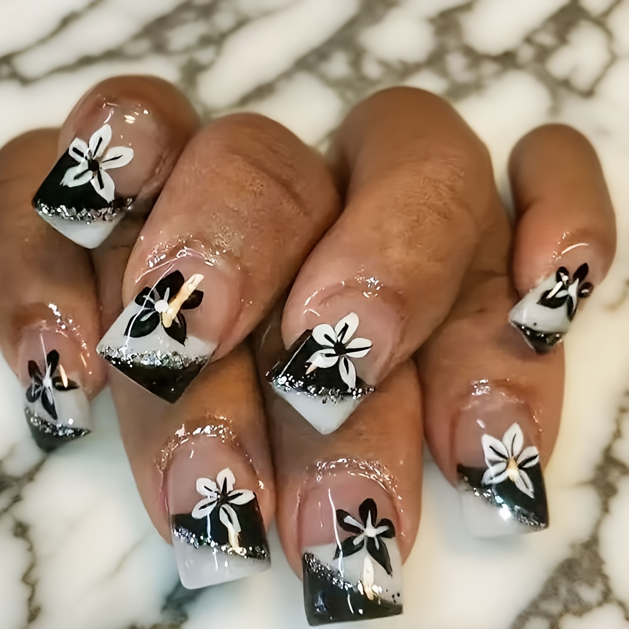 TEMU 24 Black And White Floral Nail Stickers, Short Length, Glossy End With Sparkling Accents, Includes Removable Jelly Glue And A Nail File Kit