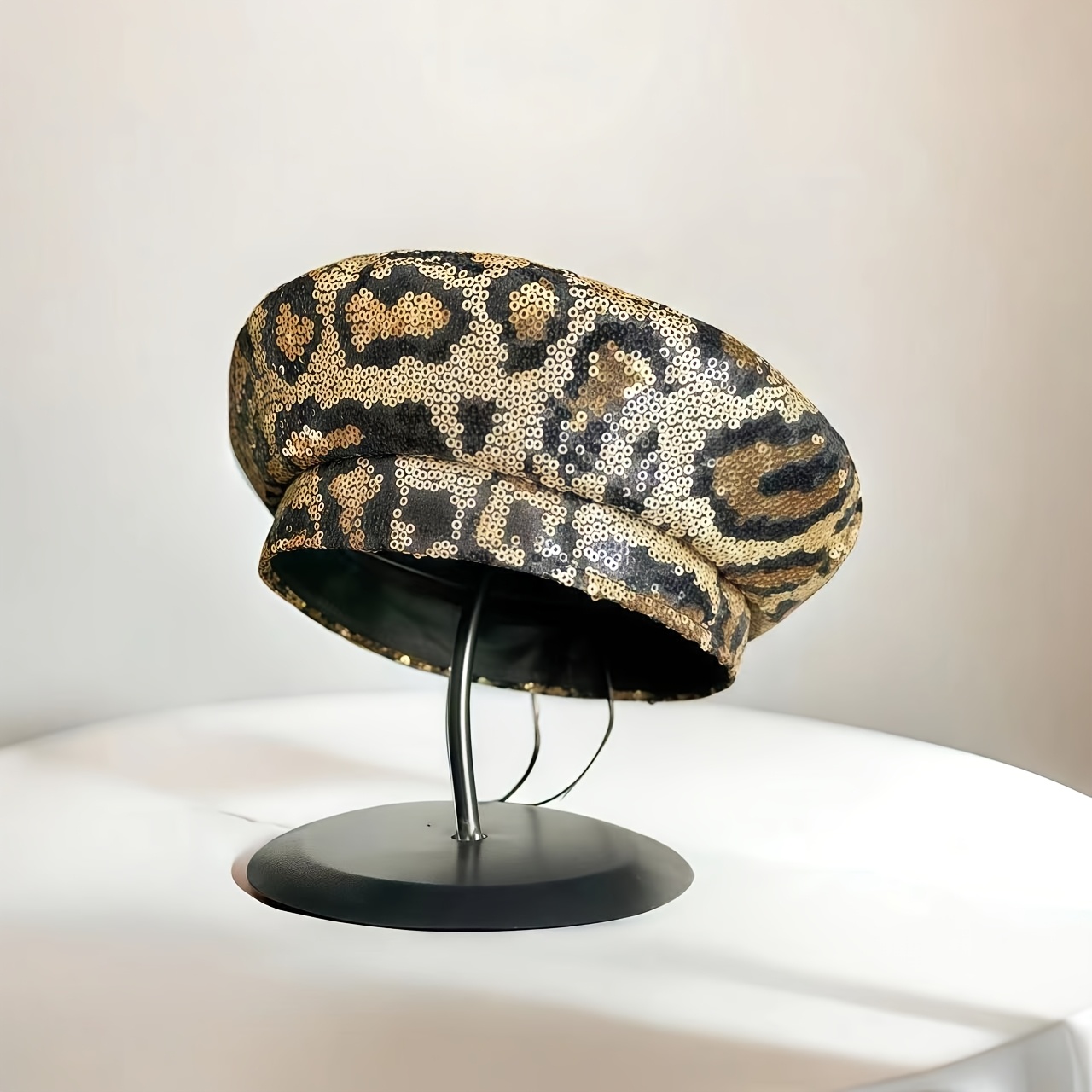 

1pc Fashionable Women's Leopard Print Sequin Beret Hat, 100% Polyester, Lightweight, Woven , Closure, Inelastic, Suitable For New Year's Occasion, Season-neutral