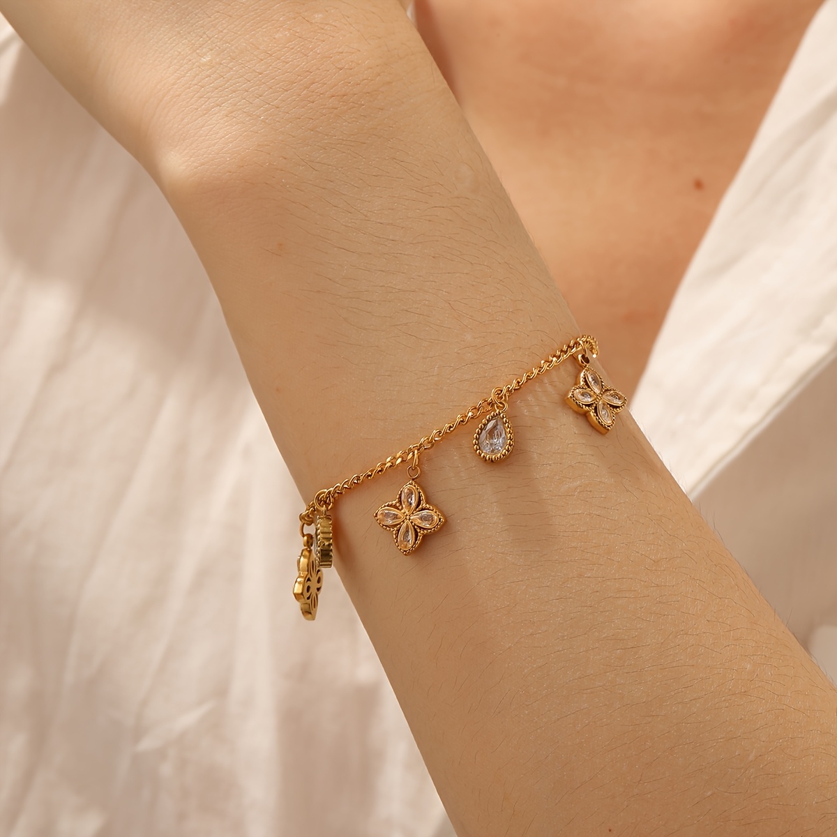 Women's Waterdrop Clover Rhinestone Bracelet, Retro Elegant