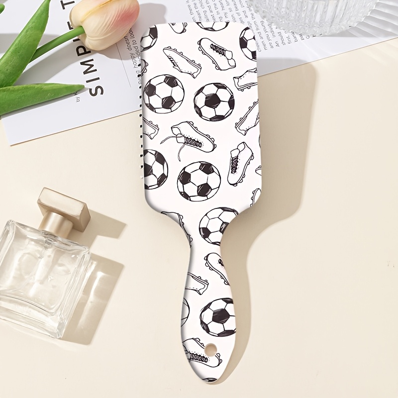 TEMU 1 spazzola per capelli con design a tema calcio - 3 stili di motivi, setole in nylon, compatta e portatile per viaggi, adatta per lauree,