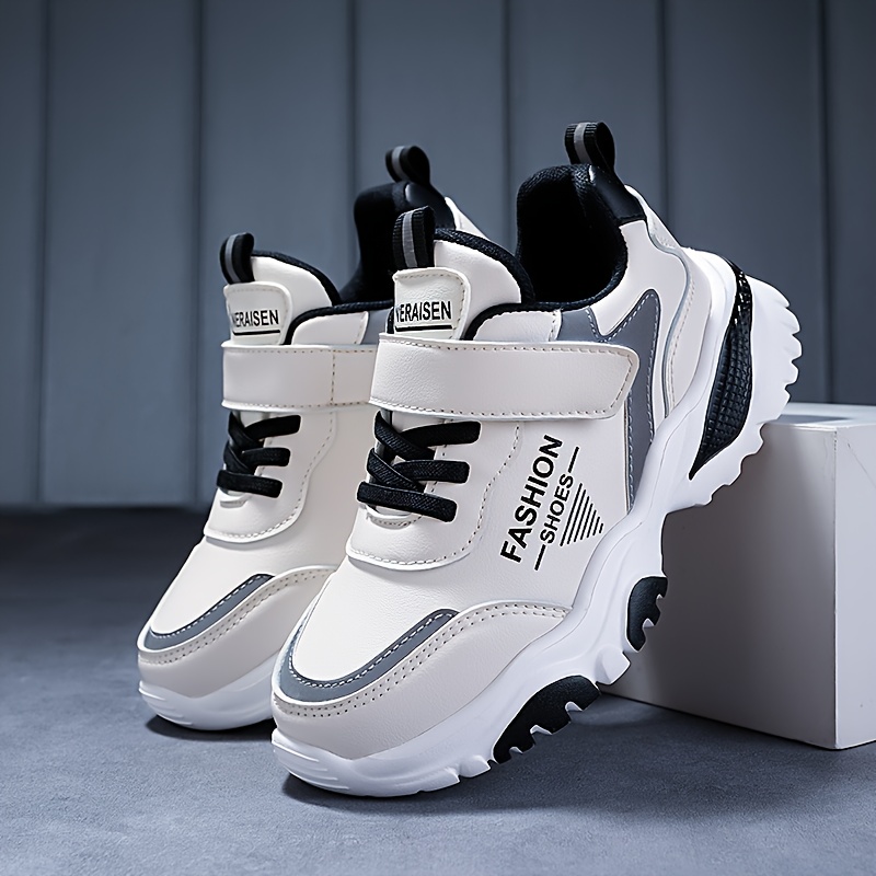 In 2026, a Stylish And Classic Pair of Soft, Lightweight, Shock-Absorbing, Breathable, And Moisture-Wicking Running Shoes Will Feel Like a Hug, Perfect for Casual Outdoor Sports. These Shoes Are Also Ideal for Cool Performances During Campus Enterta