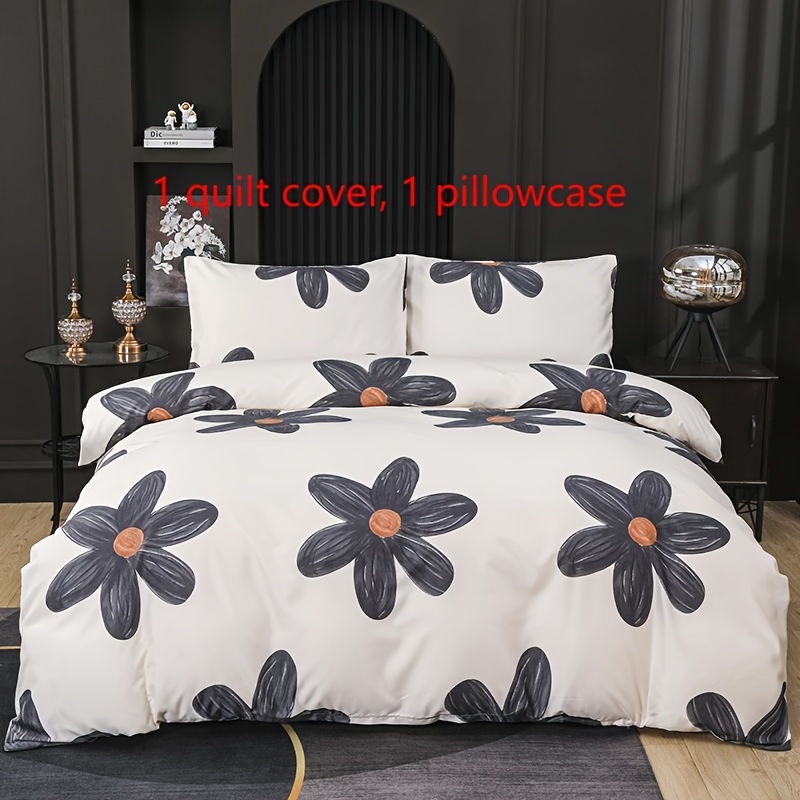 Image of 2/3 - Piece Stylish Bedding With Large Flower Prints. Soft, Cloud - Light 100% Polyester. 1 Quilt Cover + 1/2 Pillowcases. Great For Bedrooms/guest Rooms, All - Season Use.