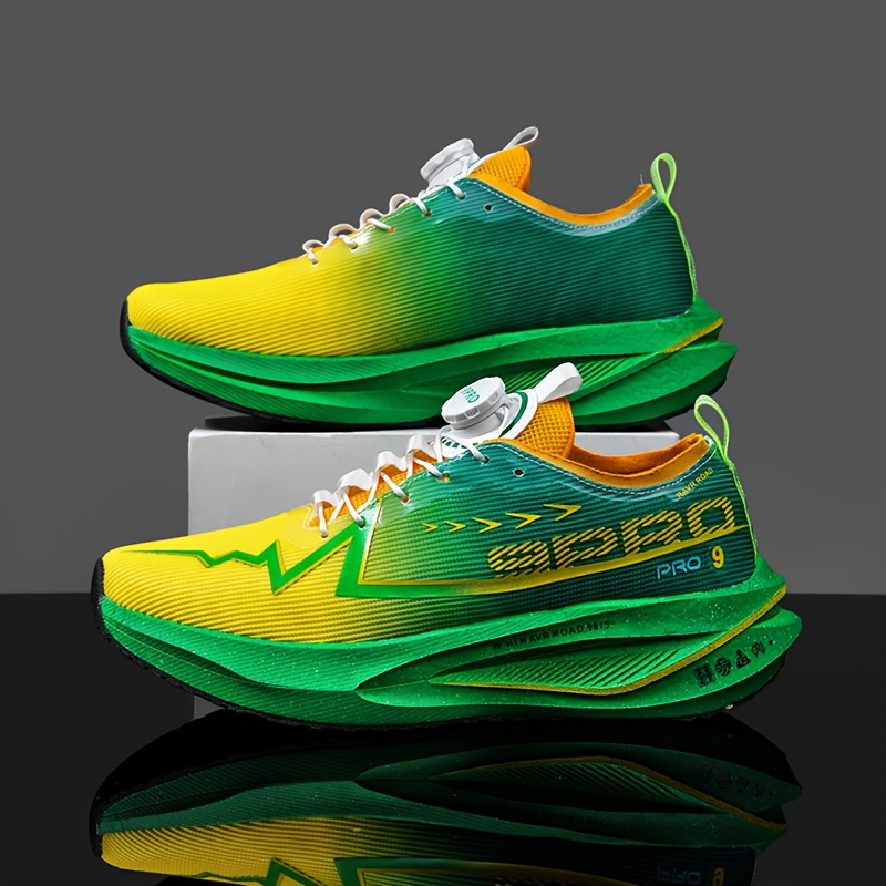 Yellow-Green Gradient Carbon Plate Running Shoes with a Knob Design, Specialized for Marathon Racing And Training