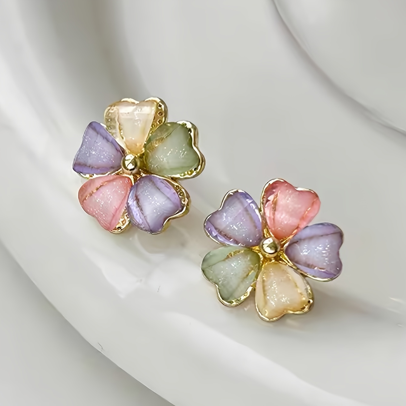 1 Pair Of Elegant, Sweet, Cute, Exquisite, Small, Multi-colored Holiday Earrings Suitable For Women' And Vacation Wear