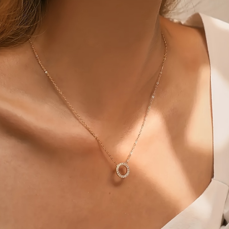 Elegant and Simple Round Synthetic Zirconia Pendant Necklace for Women, Daily Casual Wear, Valentine's Day Date Accessory, Available in Two Colors