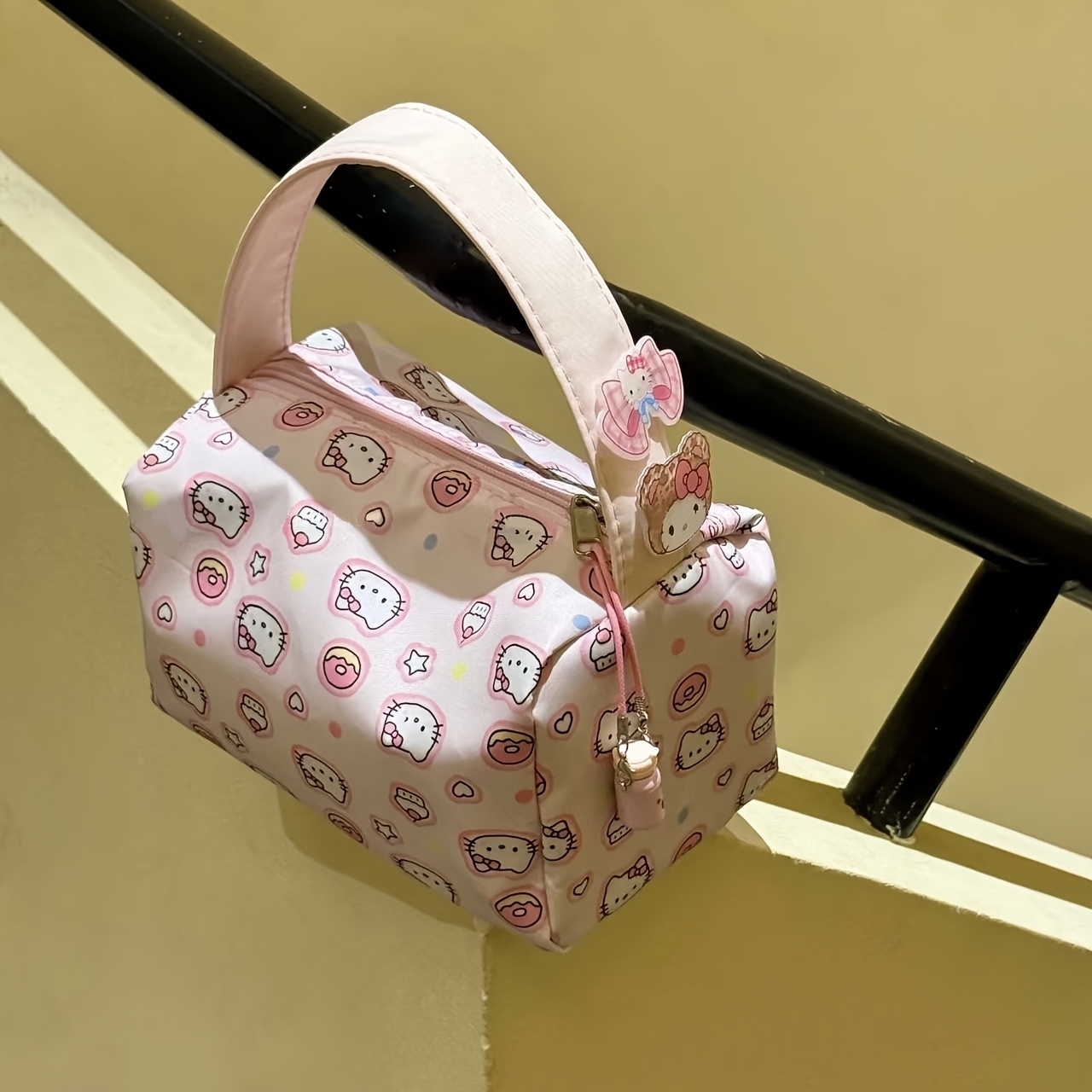 E-shop Sanrio Niedliche Neue Kosmetiktasche Hello Kitty Offiziell Lizenzierte Make-up-Tasche Tragbarer Reise-Kosmetikorganizer Handtasche