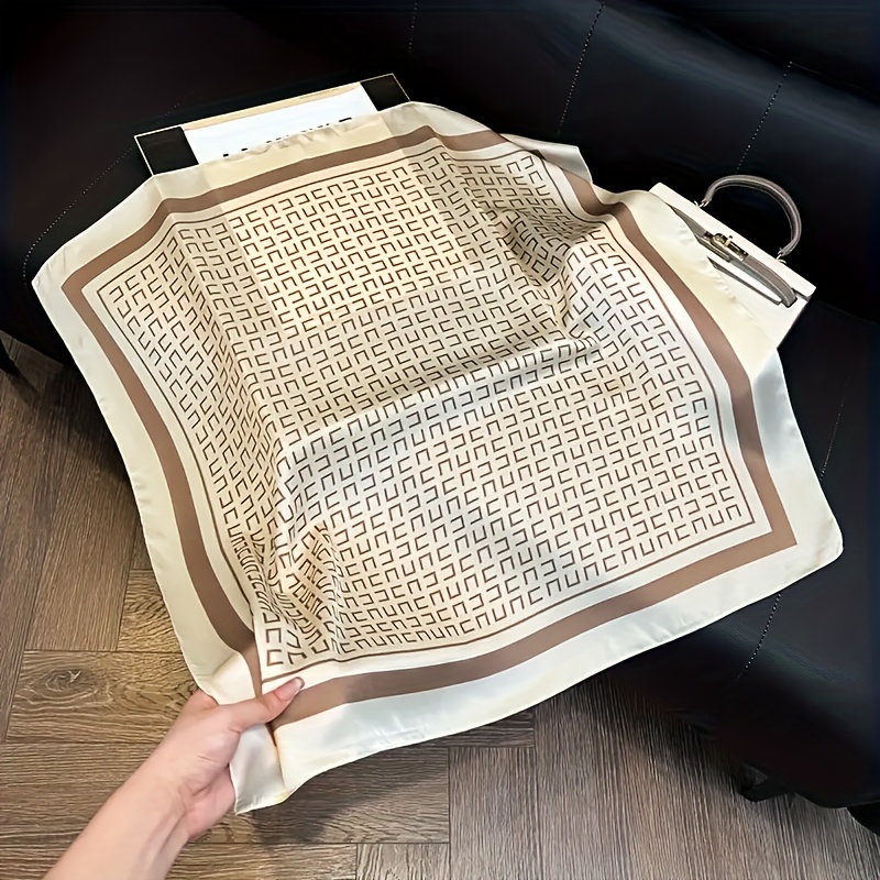 E-shop Elegantes Damen-Quadrat-Tuch - Schwarz-Weißes geometrisches Muster, luxuriöses Halstuch, Schal oder Kopftuch, geeignet für formelle/lässige