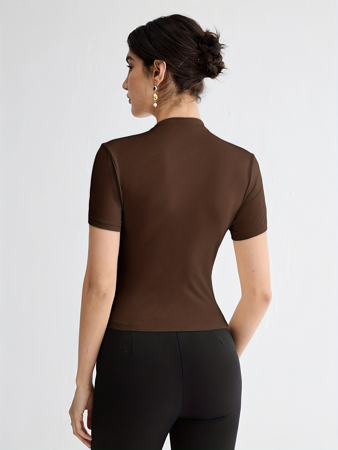New Spring And Summer Collection Versatile Solid Color T-Shirt with Short Sleeves And Decorative Shoulder Buttons