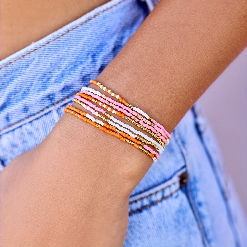E-shop 8-teiliges stilvolles minimalistisches Boho-inspiriertes Perlenarmband-Set, mehrschichtige Armbänder für Strandurlaub und Partyaccessoires