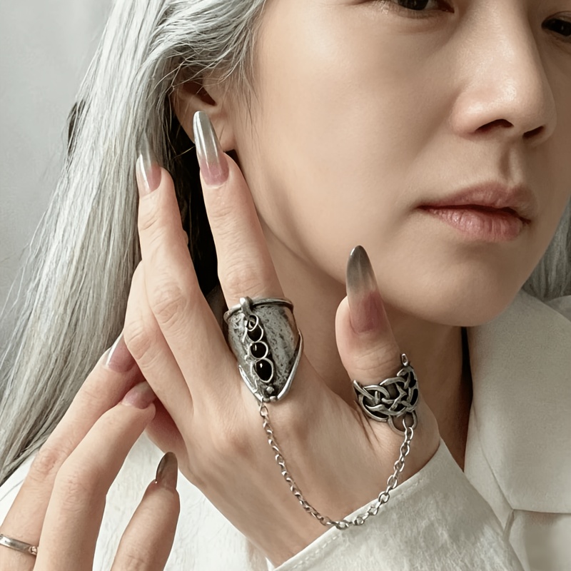 TEMU Bague Chaîne Vent Noir Y2K, Anneau Double Ouvert Gothique Féminin, Bijoux Tendance Cool, Bague de Fête d'Halloween en Alliage Rétro
