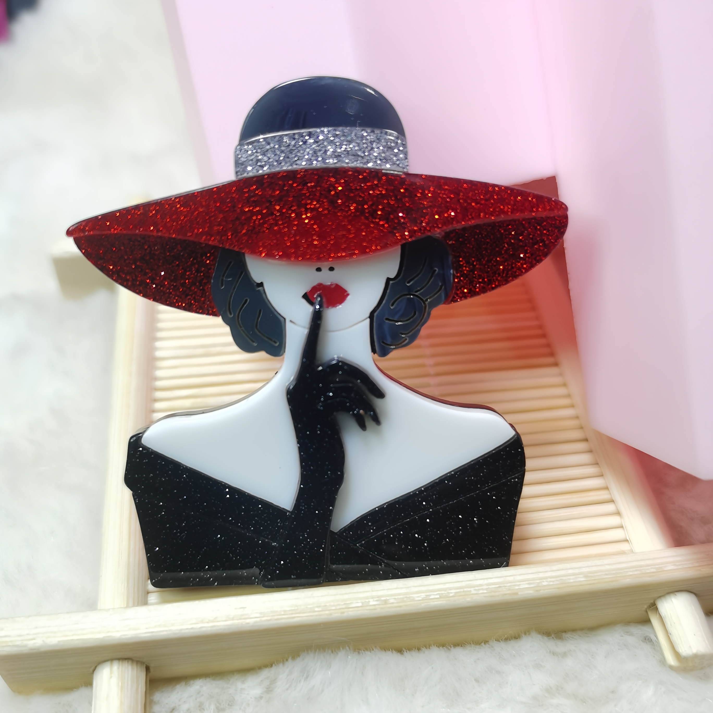 TEMU 1pc Elegant Red Sun Hat Shaped Acrylic Brooch Pin, Synthetic Stone, Versatile For Daily & Party Occasions, Vacation &, Accessory