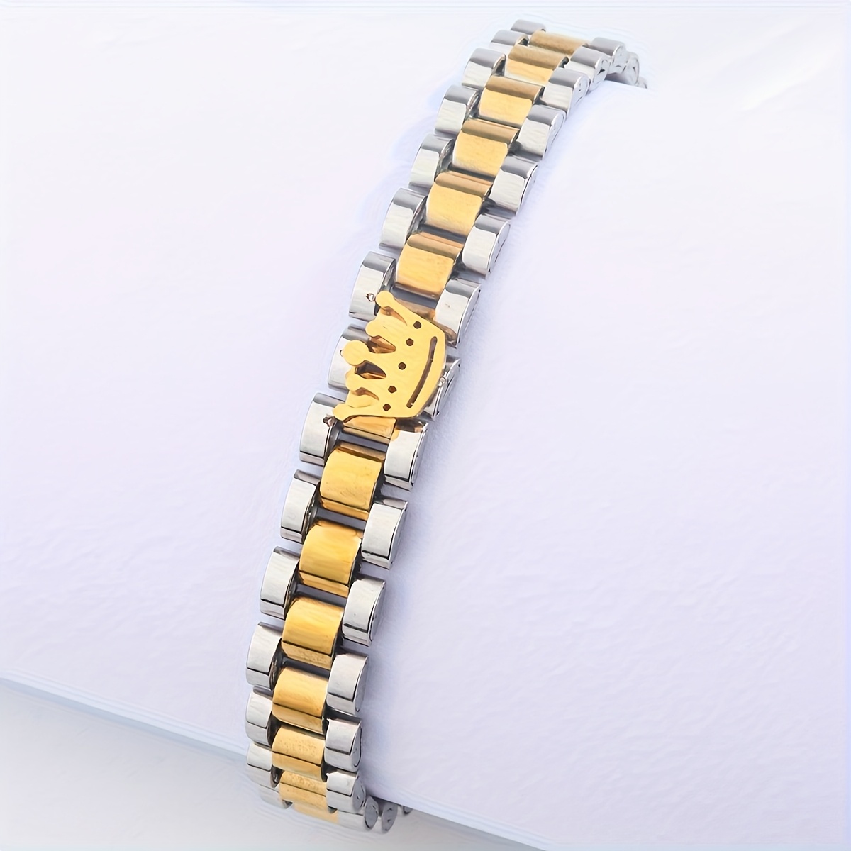 a stylish and minimalist 304 stainless steel   bracelet suitable for men women and couples offering   with   quality and a convenient       elegant and classic Product details 1