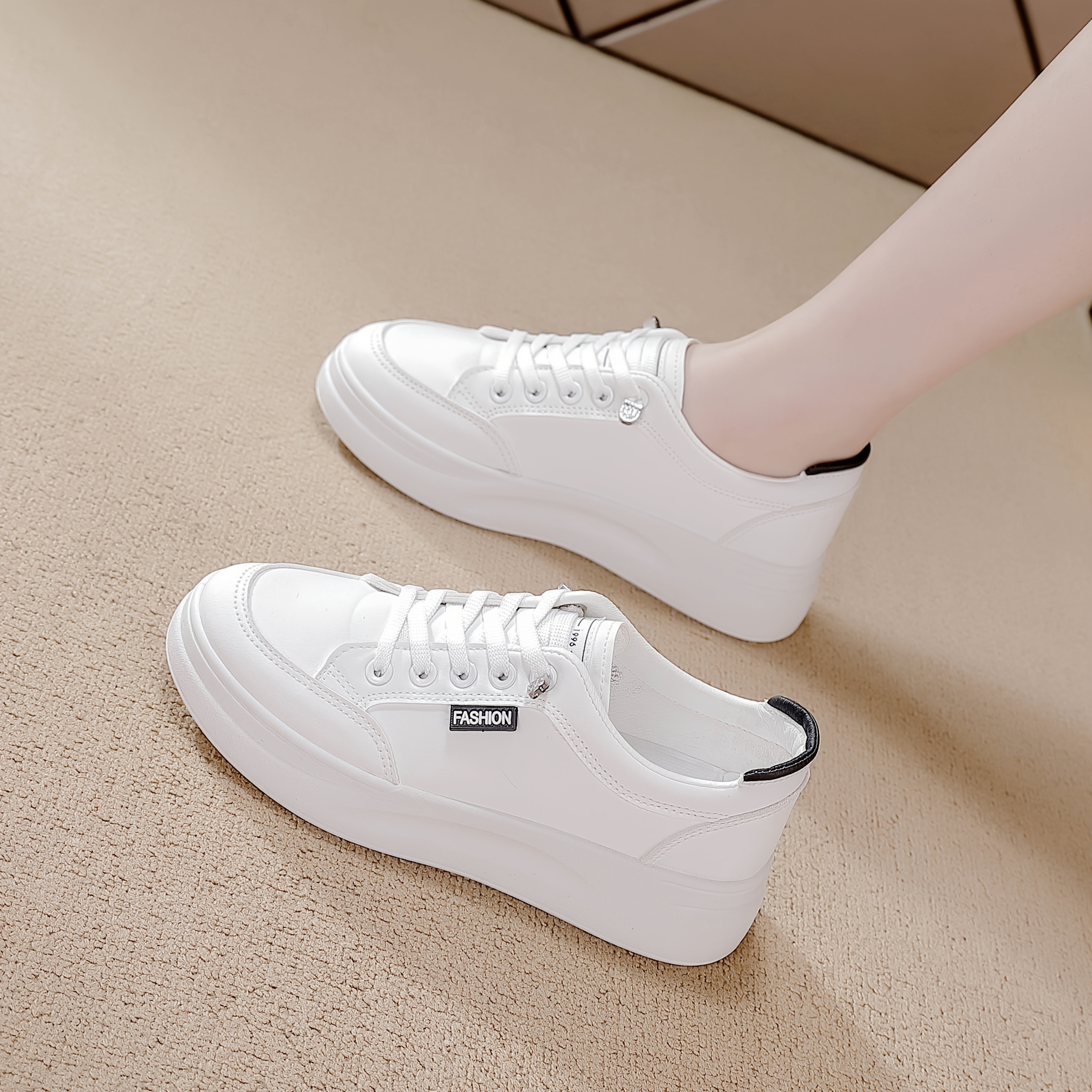 Women's Casual White Sneakers Lightweight, Soft Sole Sneakers with  Lace-Up Closure and Rubber Sole, Versatile Low-* for