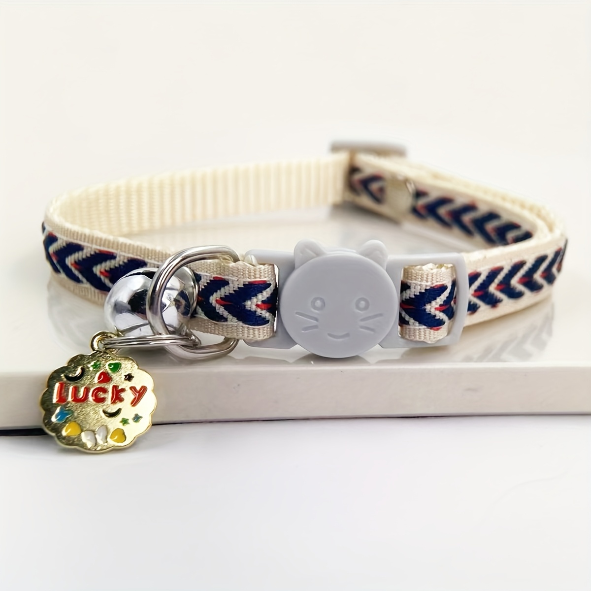 adjustable nylon pet collar with embroidered     bell charm   cats and small dogs Product details 10
