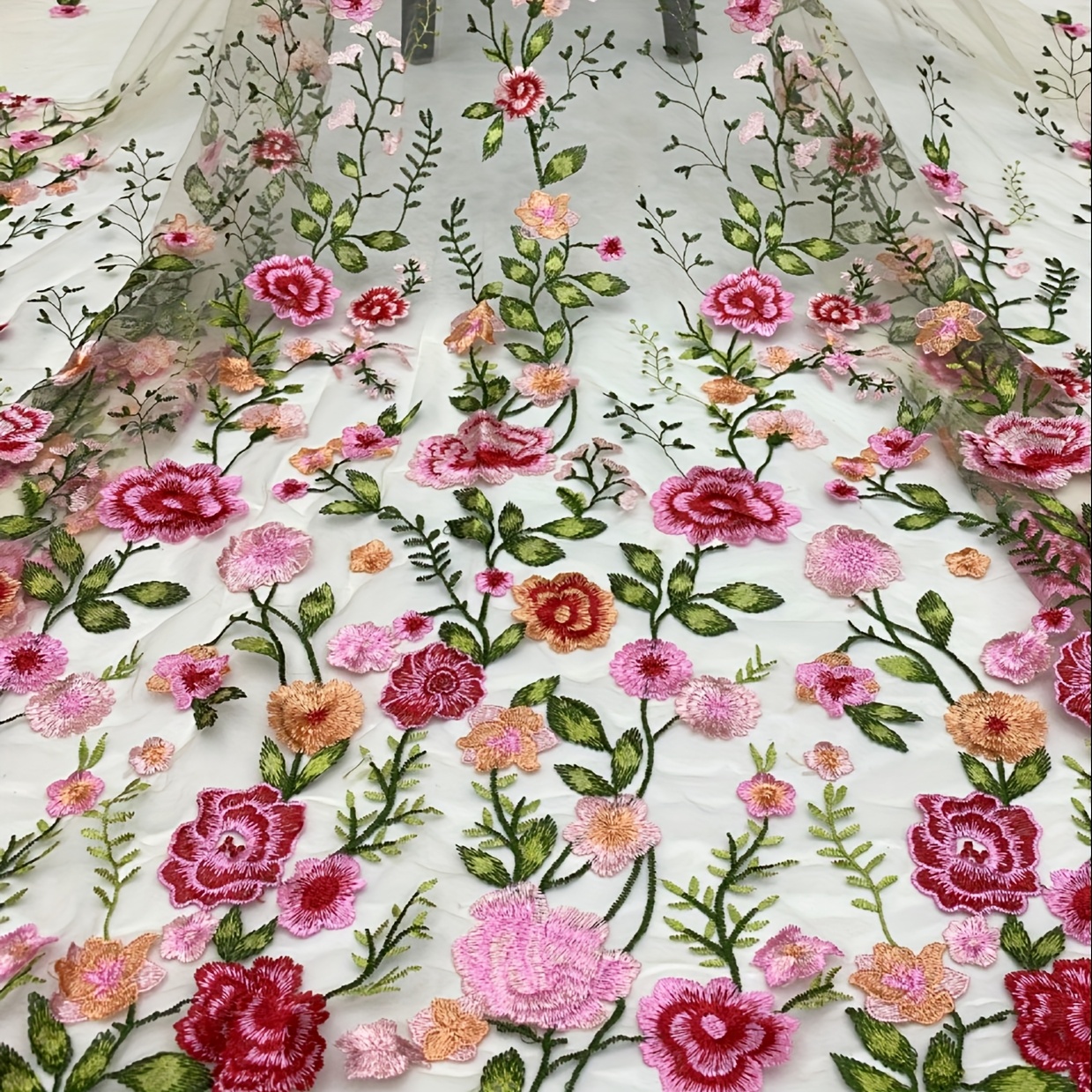 stoff mit einem muster von winterblumen, entworfen fr flaches und  3d-digitaldruck, mit einem mehrfarbigen, knstlichen stickereieffekt, zum  nhen von kleidern, und bastelarbeiten. - kunst, handwerk & nhen - Temu