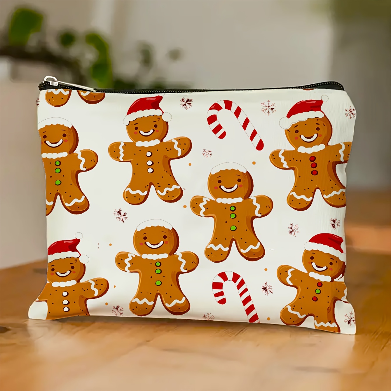 

1pc, Christmas Gingerbread Man Pattern, Polyester Makeup Bag, Large Capacity Travel Cosmetic Pouch, Portable Storage For Beauty Tools, Ideal Gift For Family, Friends, Couples, Students, No Fragrance