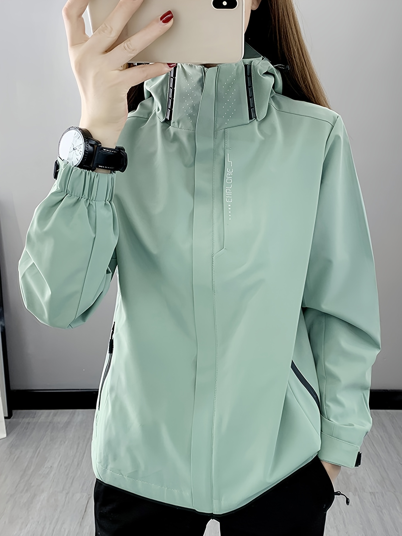 Chaqueta para mujer resistente al viento con capucha desmontable y bolsillos con cremalleras, ideal para senderismo y pesca en todas las estaciones, puños ajustables, color rosa vibrante con detalles en negro, equipo de senderismo - Imagen 3