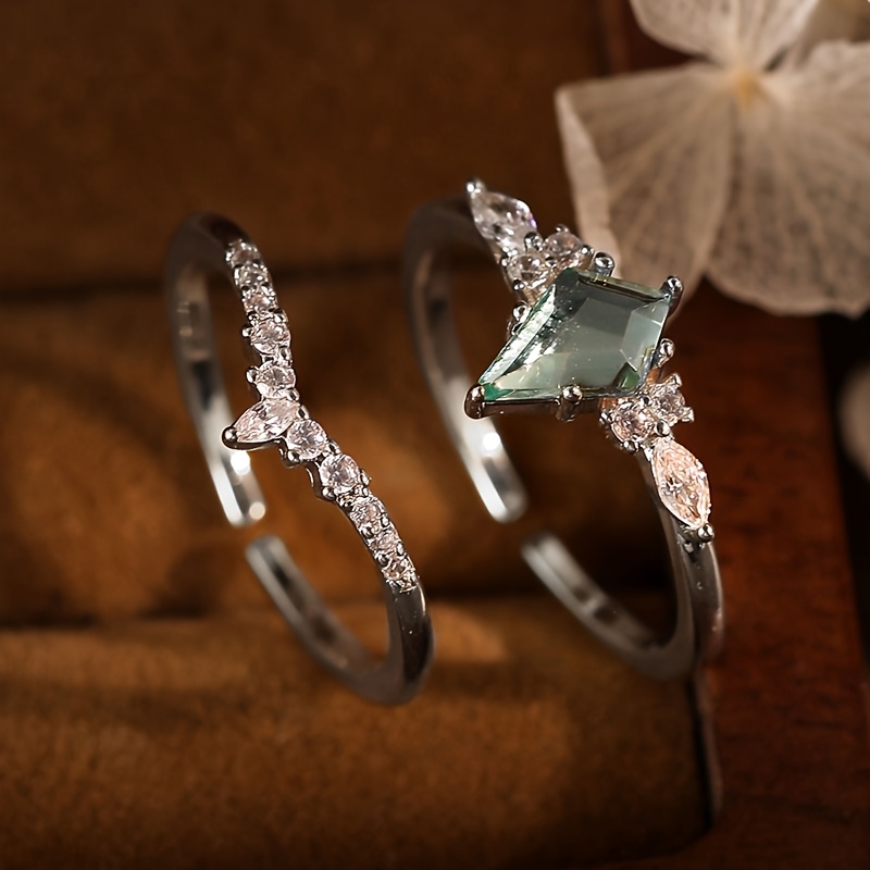 2pcs Elegant Green Gemstone Stacking Rings Set