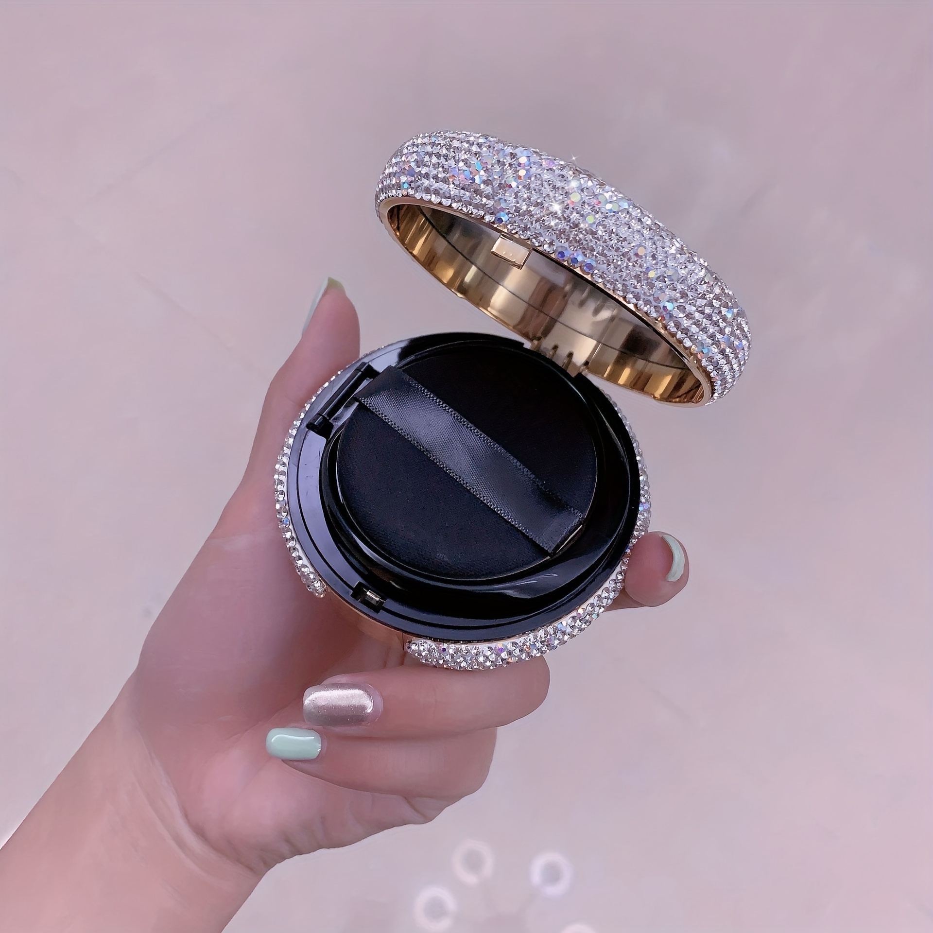 

Luxury Rhinestone Encrusted Compact Case - Elegant For Bb Cream And Foundation Liquid With Replaceable , Unscented Plastic Makeup Container