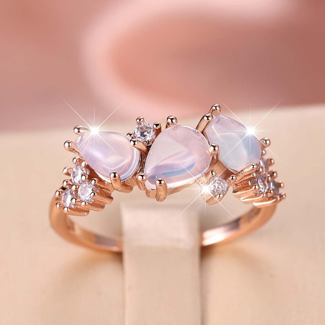 טבעת וינטג' בוהמית לנשים ANGOL עם ושלוש אבנים עם אבן ירח סינת, תכשיט לבנה אלגנטיים מצופים בגוון זהוב לחתונות, יום האם, מתנת ולנטיין, לבוש יומיומי, אביזר חתונה | אקססוריז נוצצים | אומנות איכותית