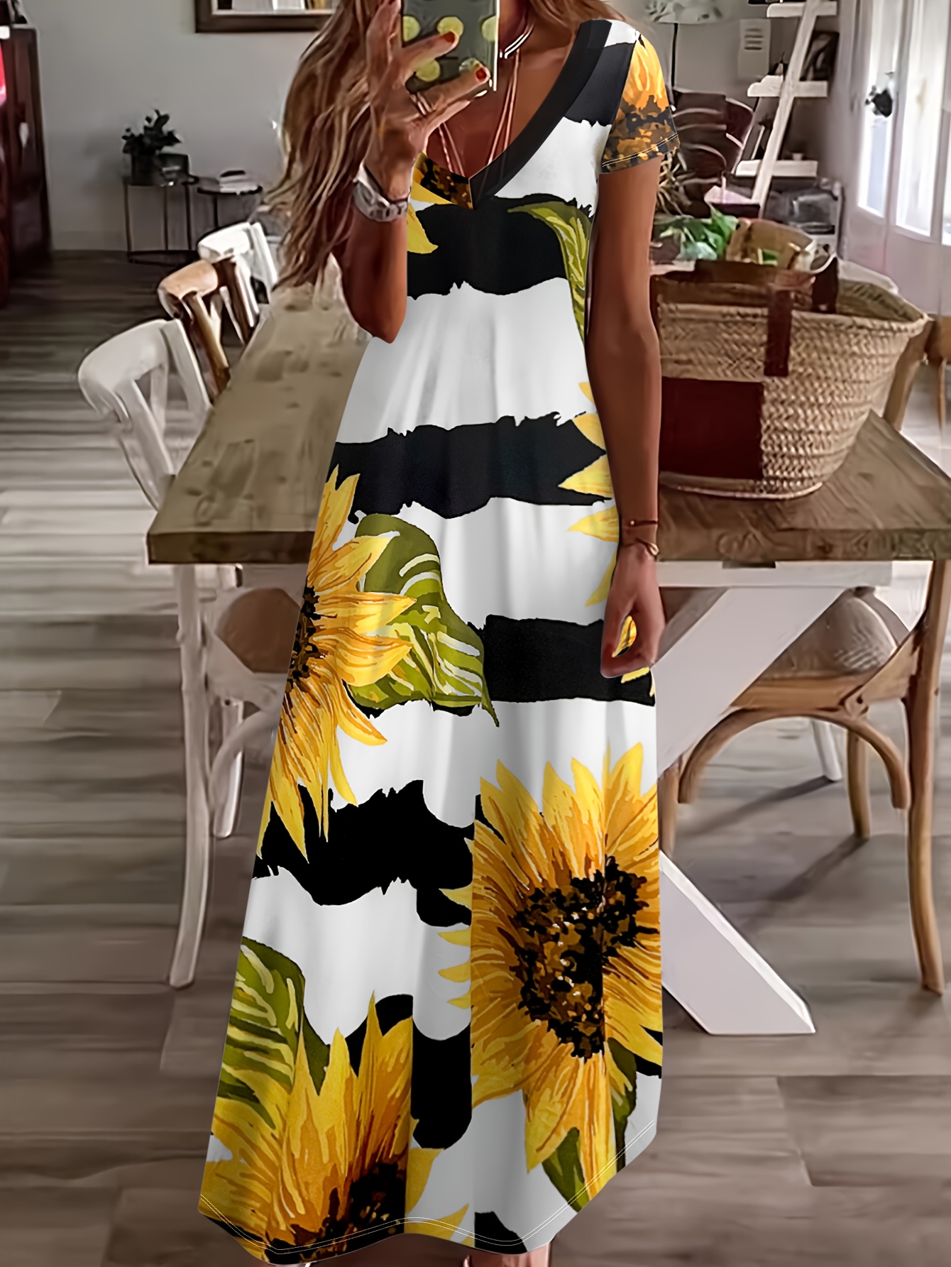 【ノーブランド】Sunflower-Printed Midi Dress Sunflower-Printed Midi Dress（ワンピース）｜Her lip to（ハー