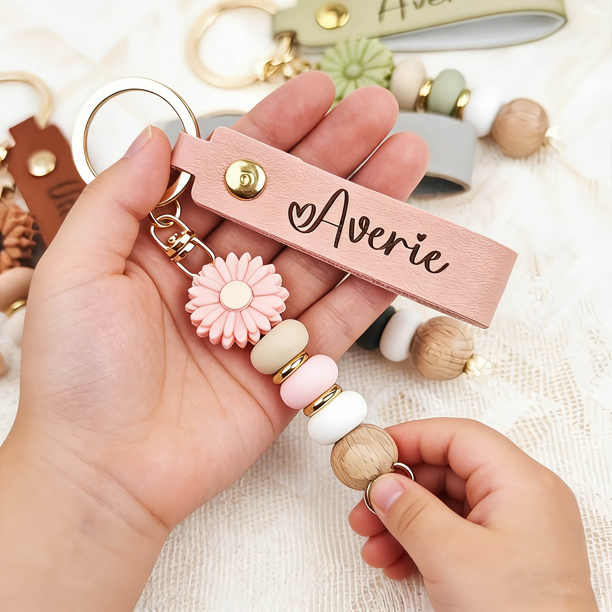 TEMU Custom Daisy Bead Keychain Featuring A Name And Floral Charm - Soft-colored And , Lobster Clasp Closure, An Elegant Gift Suitable For Women,