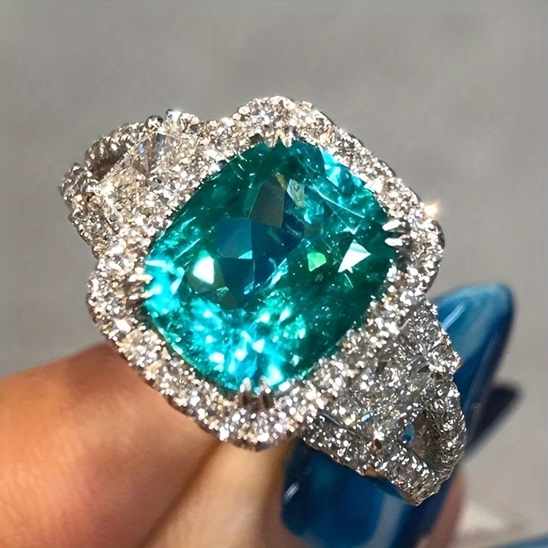 

Elegant Vintage-inspired Cubic Zirconia Ring - Gifts &