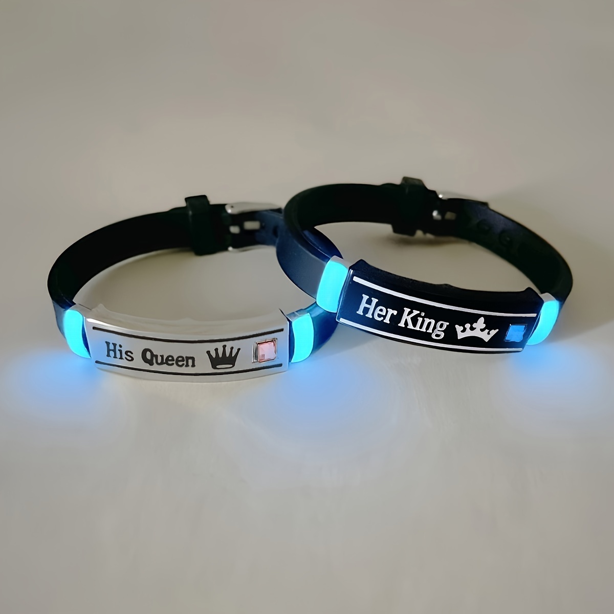 

2-piece Set Glow-in-the-dark Her King His Queen Crown Couple Bangle, Fashionable Silicone Wristbands, Cute Simple Alloy Design, Daily & Gift Occasions, Valentine's Day All-season Accessory