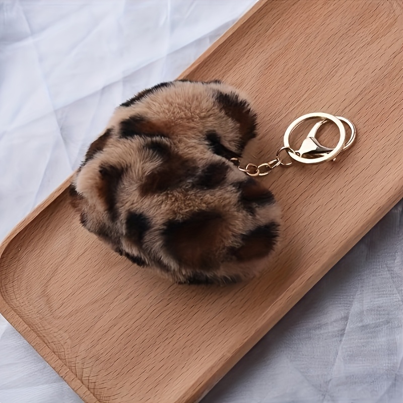 Obesek za ključe v obliki srca z leopardjim vzorcem - Sijajno črna in mehka puhasta ženska moda, dodatki za okrasitev torbic in nahrbtnikov -