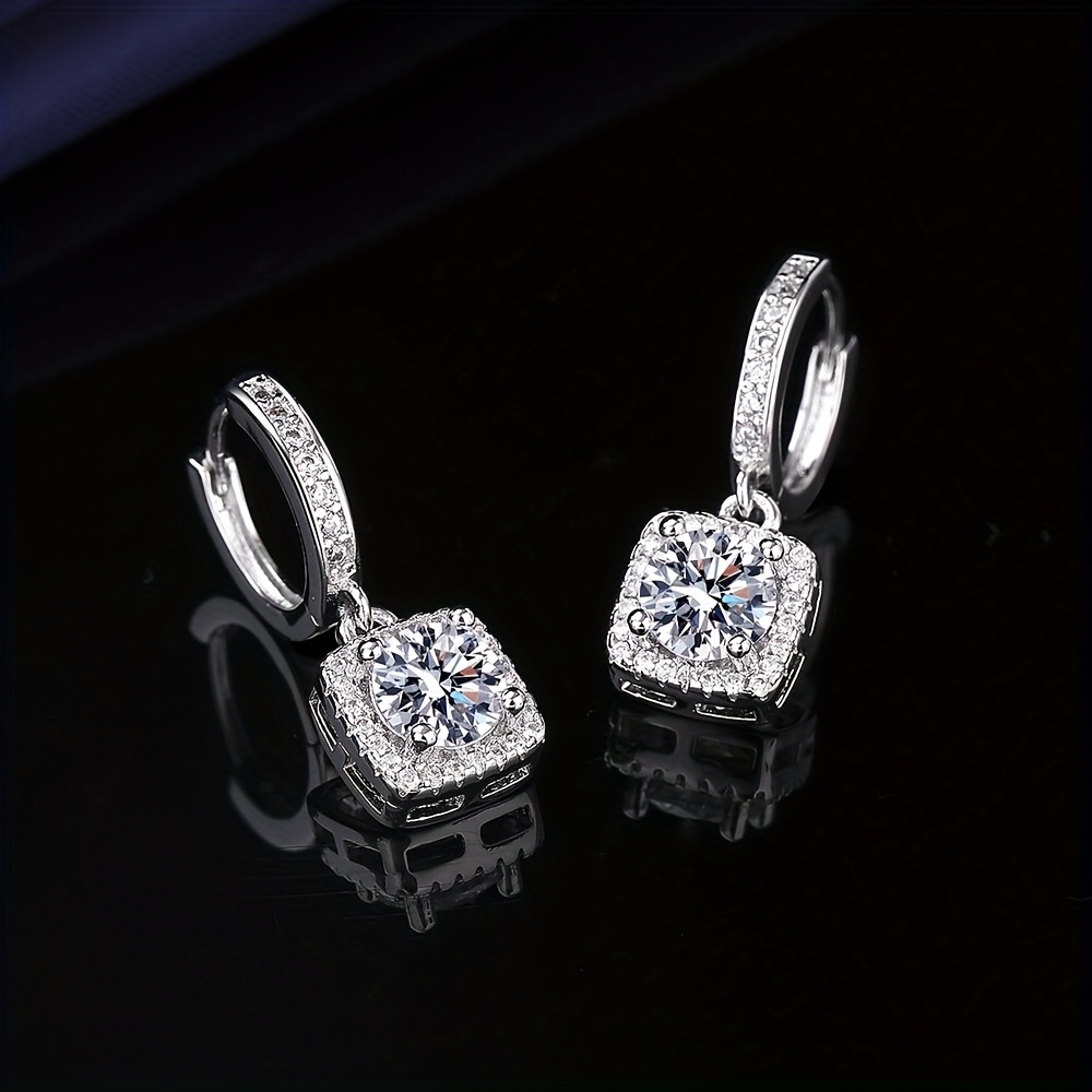 E-shop 1 Paar stylische, 925er Silber vergoldete, weiße goldene Ohrringe mit vier Zacken, Micro- Cubic Zirconia Huggie Creolen für Damen, tägliche,