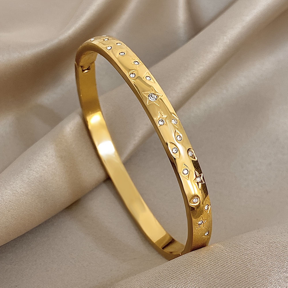 E-shop modischer schlanker Armreif aus Edelstahl, wasserdichtes Strass-Armband in Stern-, Quadrat- Dreiecksform für Damen Herren, Schmuck für Party ,