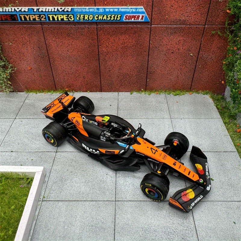 2025 F1 McLaren Team MCL39