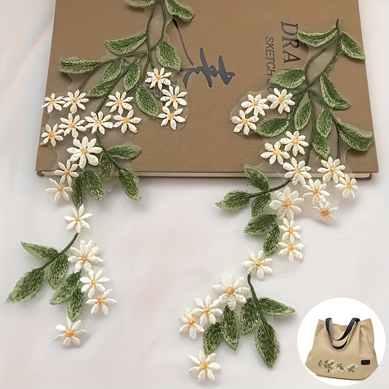 

2pcs Daisy Embroidery Patches, Water-soluble Lace Collar Appliques, Elegant Flower Sewing Decorations For Wedding Dresses, Scrapbooking, And Diy Crafts With Beige Tote Bag Accents