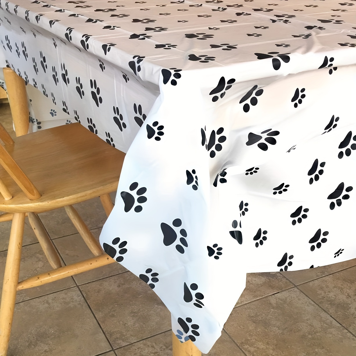 

1pc, Dog Paw Tablecloth, Disposable Plastic Tablecloth, 54*108in, Pet Party, Cute Dog Paw Print Tablecloth, Waterproof And Stain Resistant, Suitable For Birthday, Picnic, Pet Tablecloth