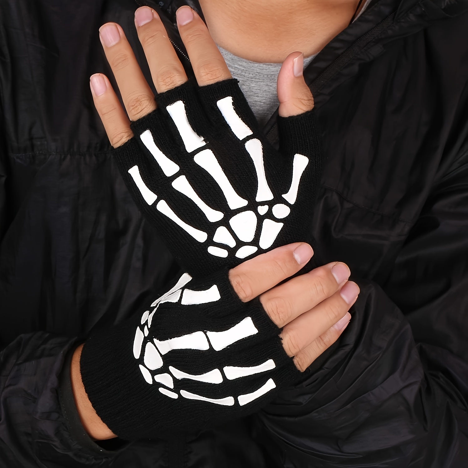 E-shop Schwarze Fluoreszierende Halbfingerhandschuhe mit Skelett-Print - Stilvolle, Touchscreen, Unisex-Kostüm-Handschuhe für Halloween und Partys,