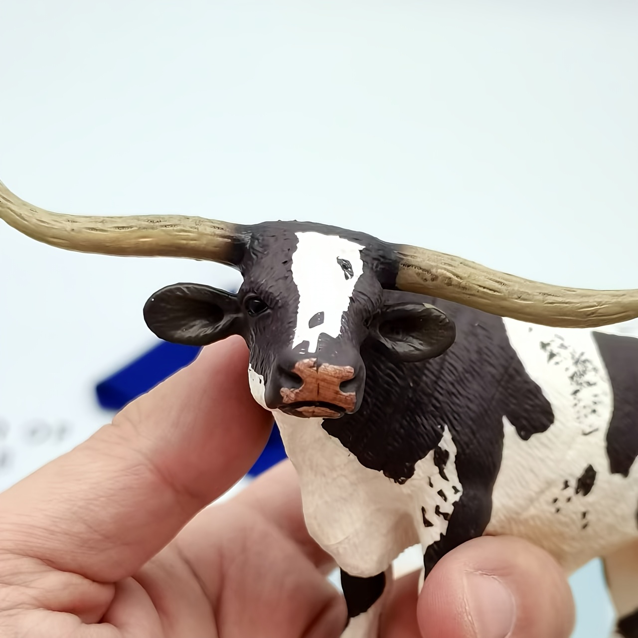 

1pc Realistic Resin Texas Longhorn Bull Figurine - Decorative For Office Desk, Home, And Outdoor Use, No Electricity Needed