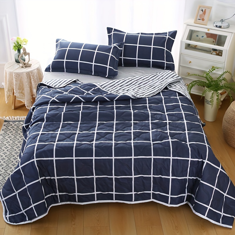 

Preppy Style Plaid Summer Quilt - Breathable, Lightweight, Machine Washable, Twill Weave, Polyester Fiber Filled - Perfect For Air-conditioned Rooms