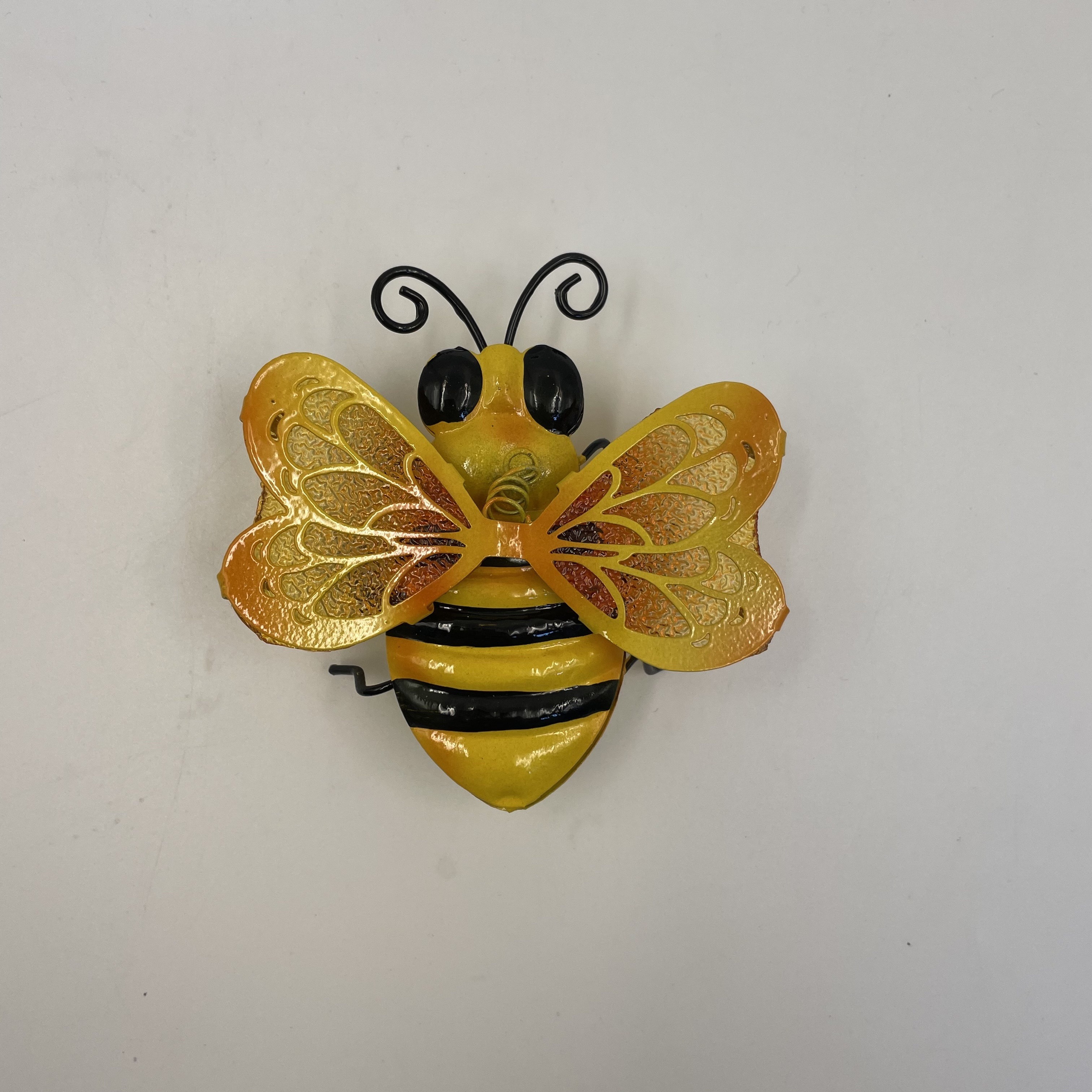 

1pc, Metal Bee Wall Decor, Garden Hanging Decorations Outdoor, Indoor Room Glass Decorative Artwork, Yard Art Sculpture Ornaments Outside For Fence,patio,porch