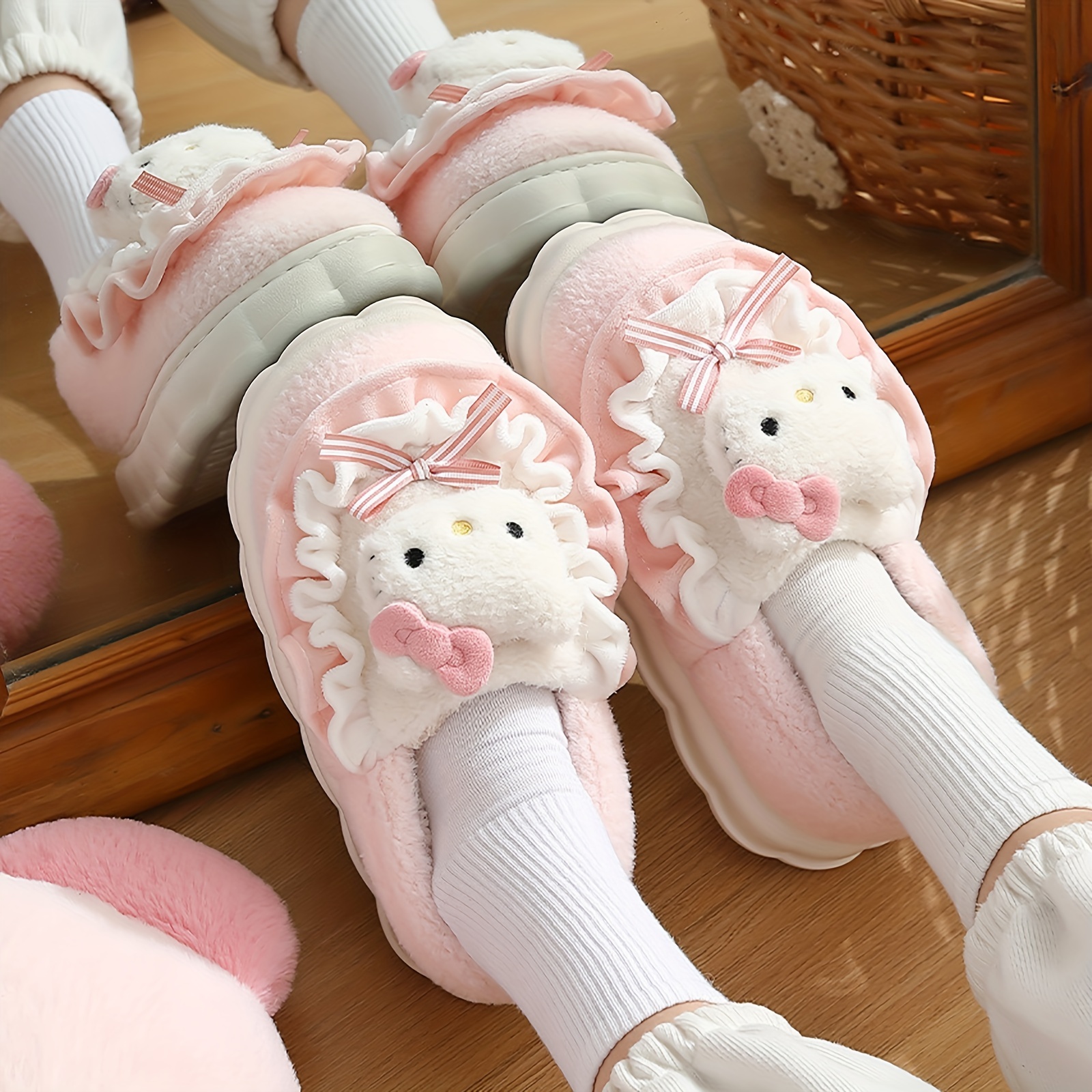 

Hello Kitty Cute Plush Slippers Kawaii Shoes Camping Warm Platform Non-slip Home Shoes Y2k Cartoon Soft Padded Plush Bedroom Shoes