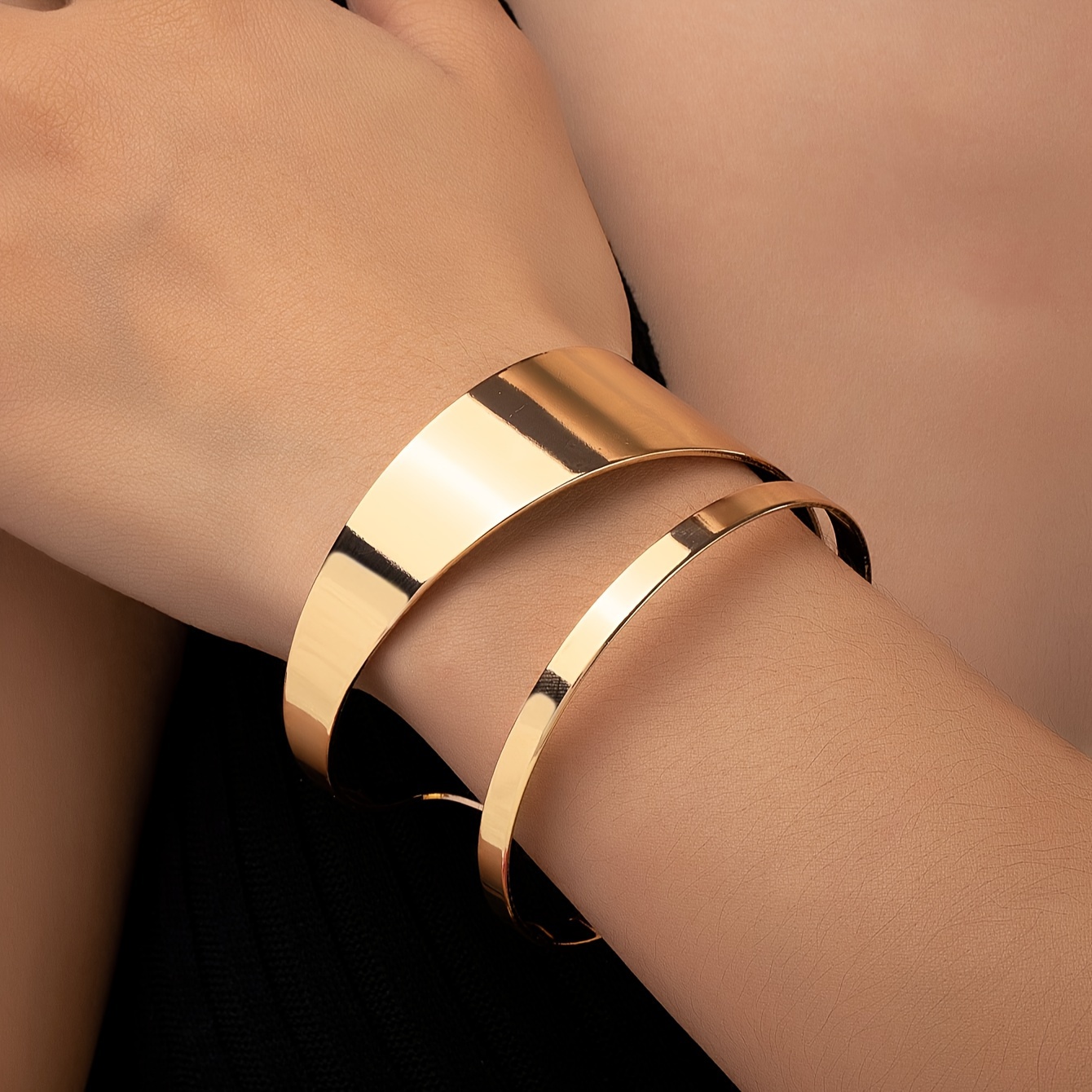 

Chic Versatile Metal Bangle Bracelet For Women - Everyday & Party Wear, Fashion Accessory