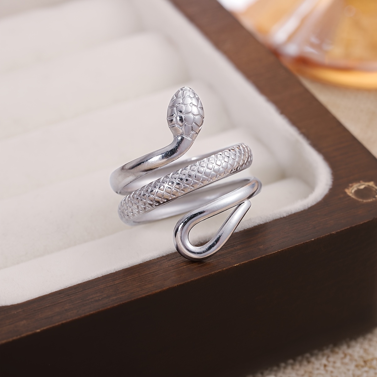 Snake-shaped Charm , Vintage 3d Design, Fade-resistant Material, Unisex Statement Accessory For Everyday Wear
