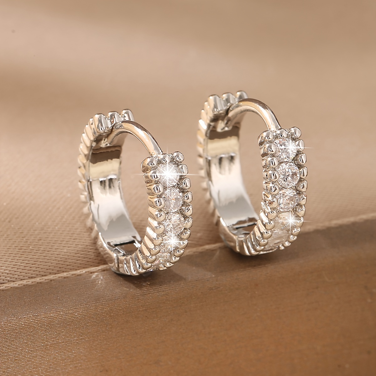 1 Pair Of Luxurious And Elegant Copper-inlaid Synthetic Synthetic Zirconia Geometric Round Hoop Earrings, Trendy Hip-hop Style Women's Earrings, Dating Gift