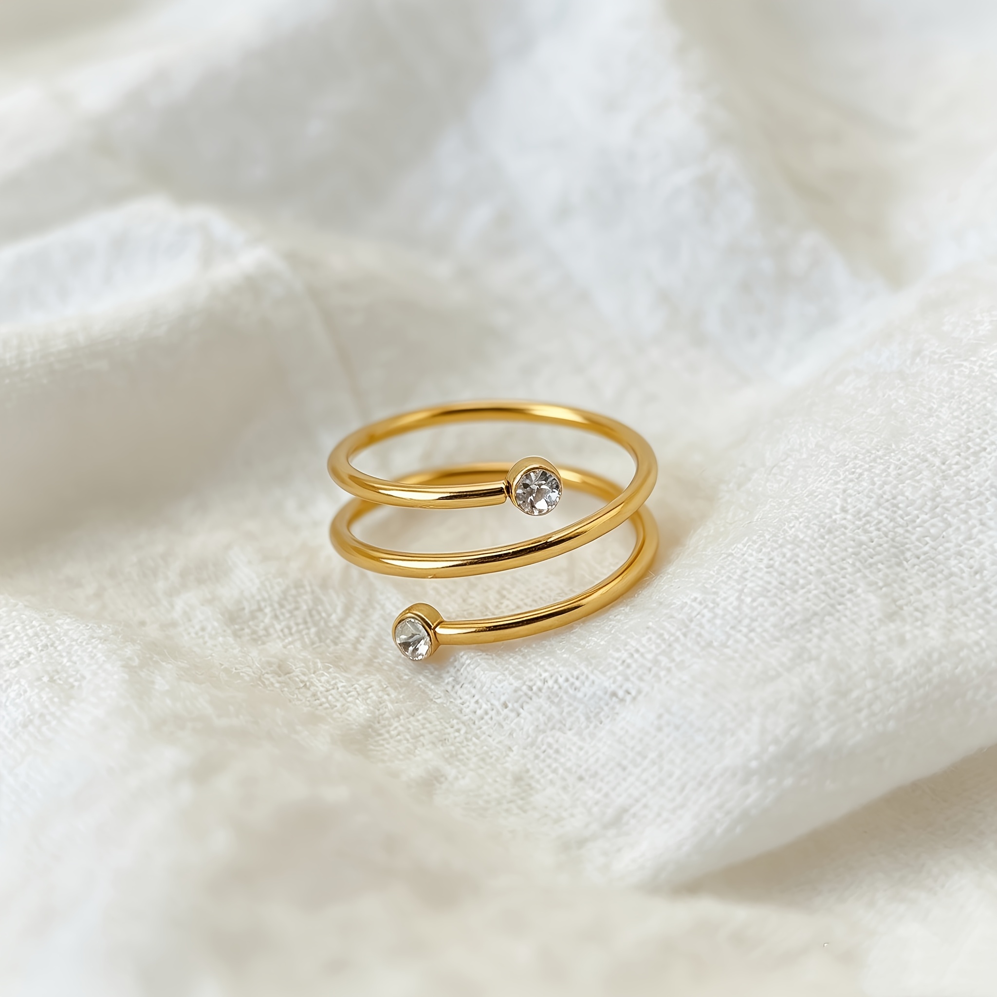 Women's Light Luxury Stainless Steel Twisted Spiral Ring with Glass Inlay
