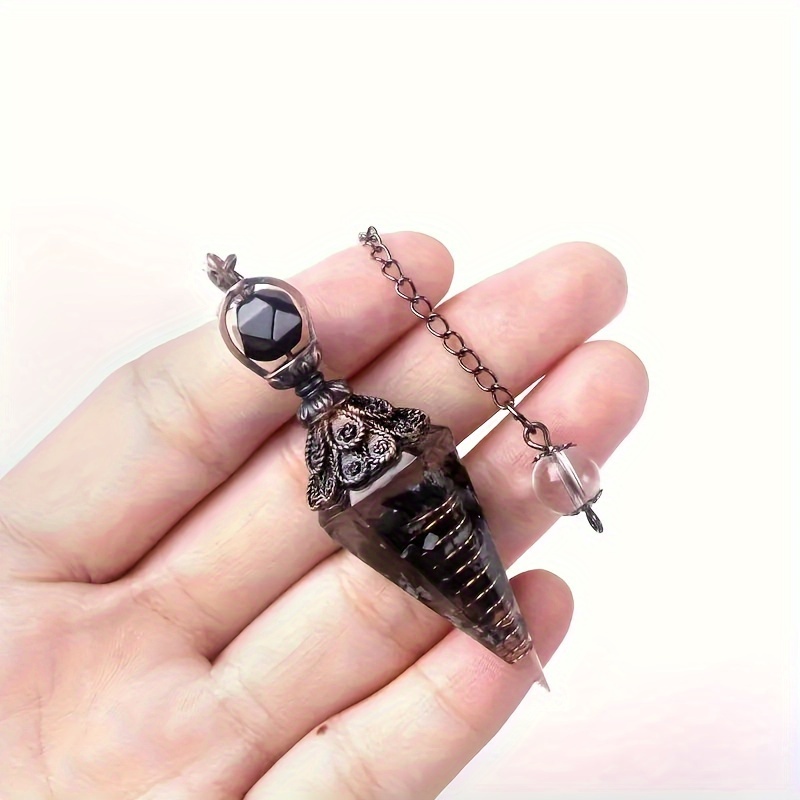Natural Stone Crystal Necklace with Star Pendulum