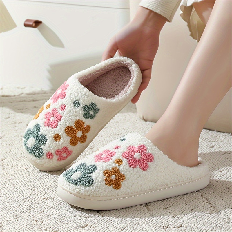 

Cozy Floral Plush Women's Slippers - Winter , Non-slip Indoor Shoes With Soft Fuzzy Lining, Comfortable Slip-on Design, Fashionable Cartoon Pattern, Home Use