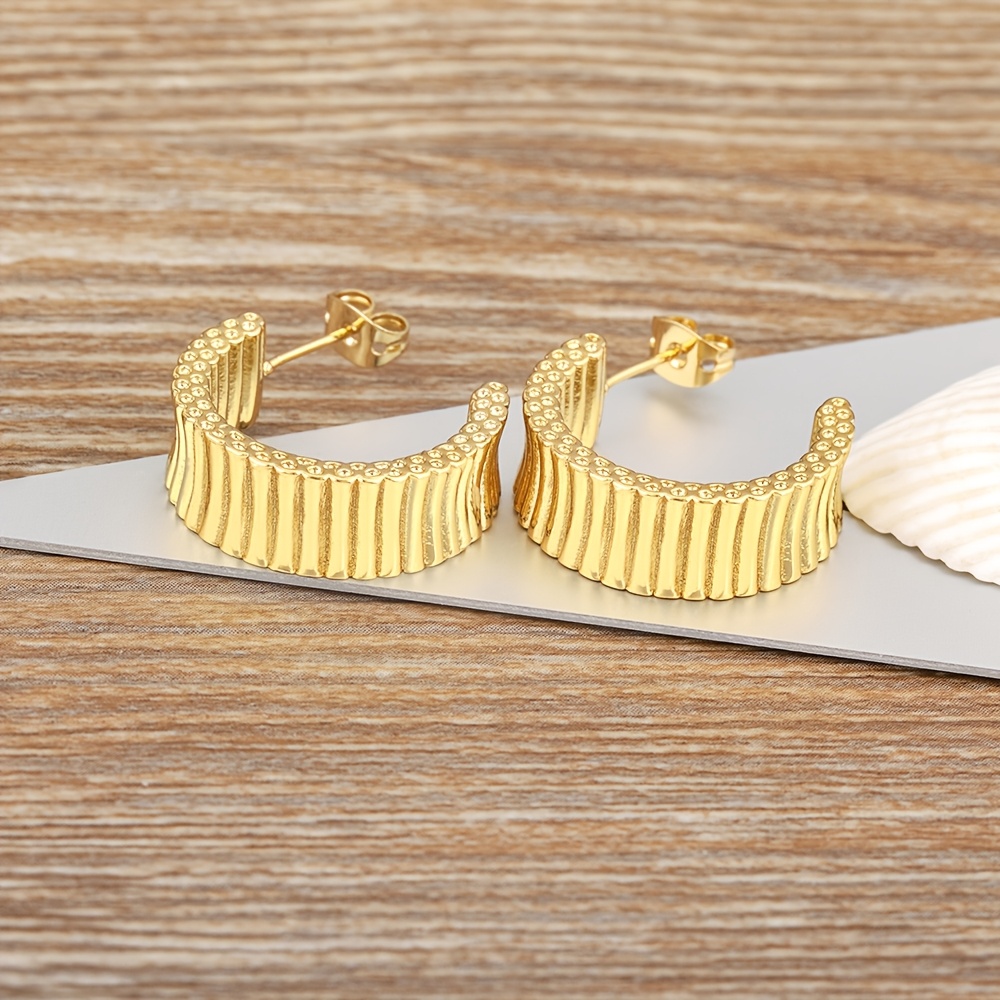 Women's 18K Golden Plated Textured C Hoop Earrings — Retro Style