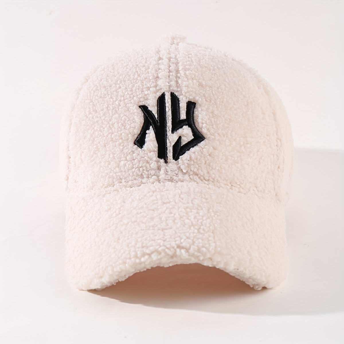 Image of Embroidered Baseball Cap For Winter, Suitable For Men And Women, Featuring A Solid , Perfect For